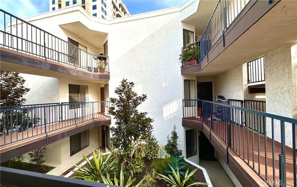 3525 Lebon Drive #204 San Diego, CA 92122