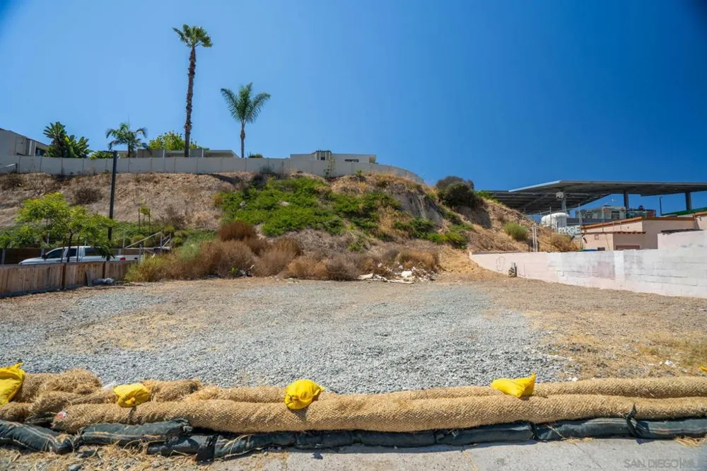 47 St San Diego, CA 92102