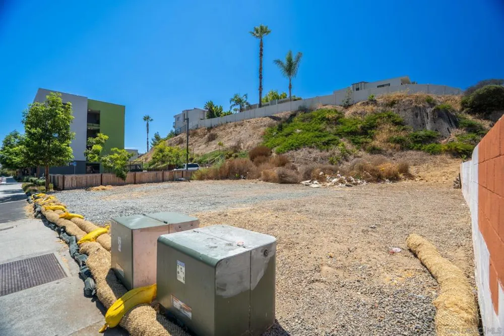 47 St San Diego, CA 92102