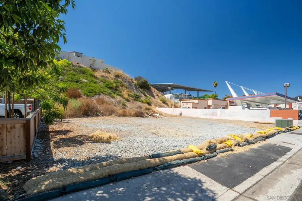 47 St San Diego, CA 92102