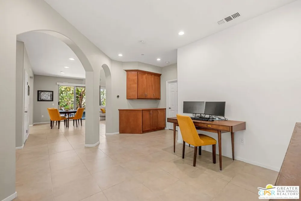 396 Ameno Drive Palm Springs, CA 92262