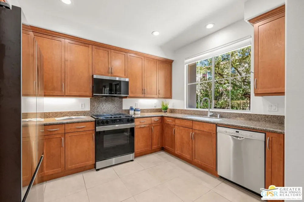 396 Ameno Drive Palm Springs, CA 92262