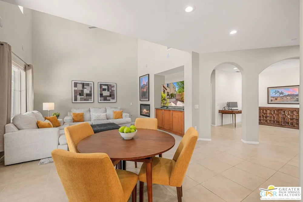 396 Ameno Drive Palm Springs, CA 92262