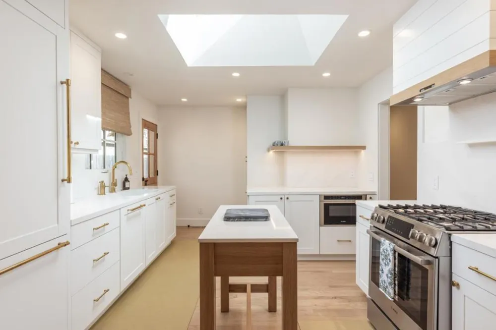 24571 Portola Avenue Carmel, CA 93923