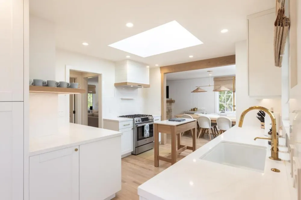 24571 Portola Avenue Carmel, CA 93923