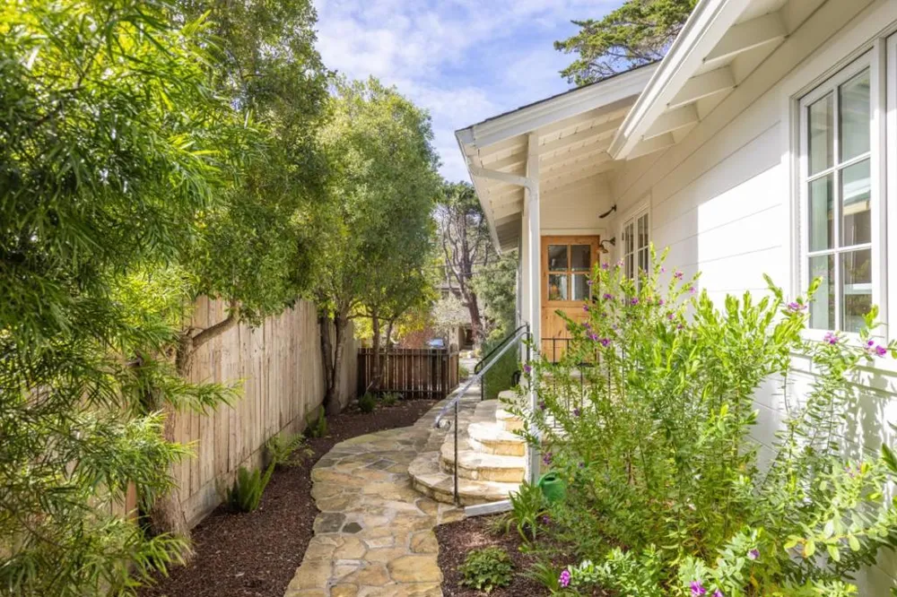 24571 Portola Avenue Carmel, CA 93923