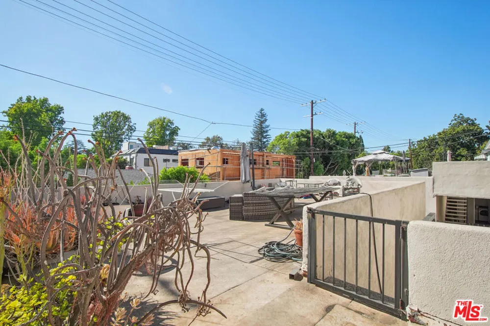 4951 Cahuenga Boulevard #4951A North Hollywood, CA 91601