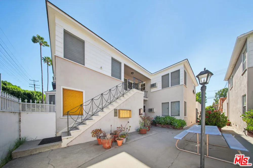 4951 Cahuenga Boulevard #4951A North Hollywood, CA 91601