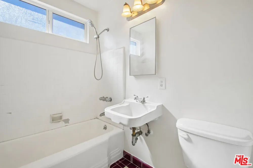4951 Cahuenga Boulevard #4951A North Hollywood, CA 91601