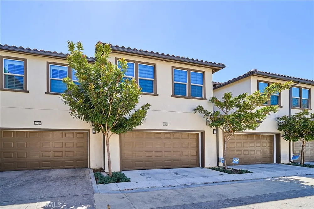 10526 Triple Crown Lane Cypress, CA 90720