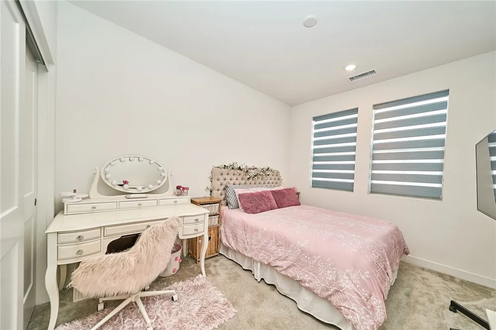 10526 Triple Crown Lane Cypress, CA 90720