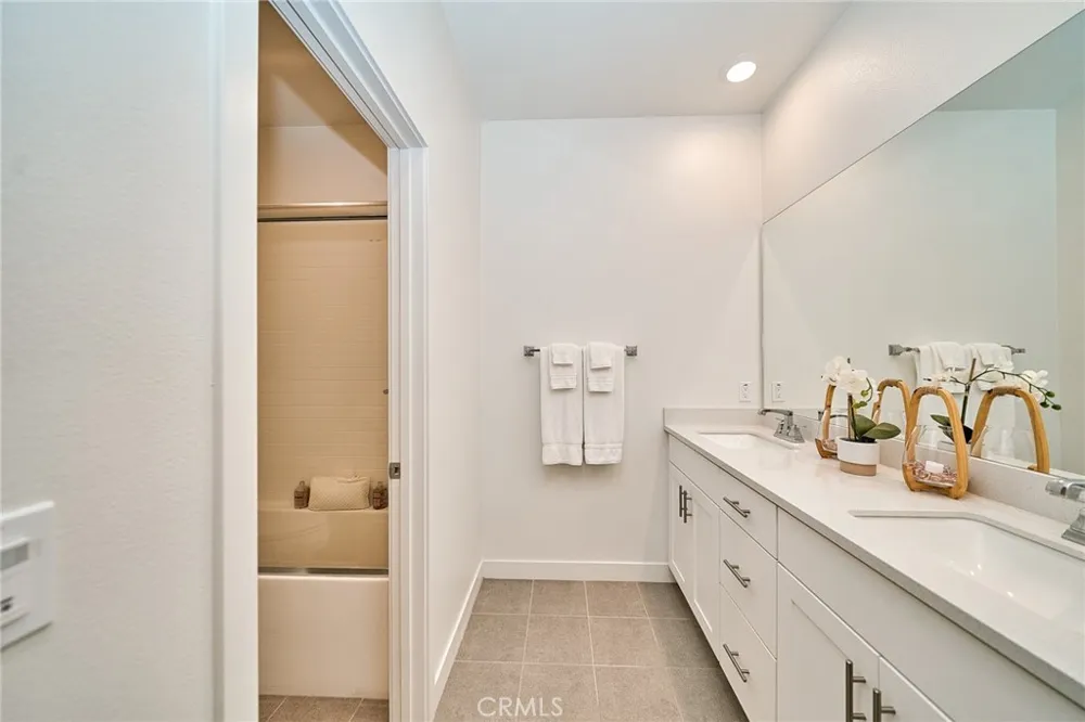 10526 Triple Crown Lane Cypress, CA 90720