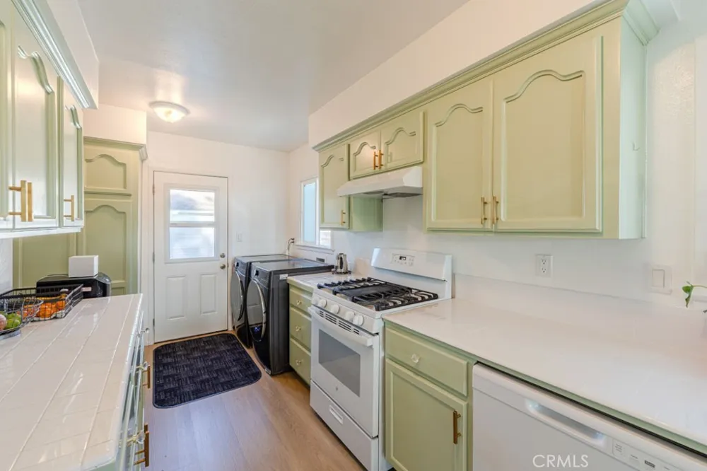 4344 Gondar Lakewood, CA 90713