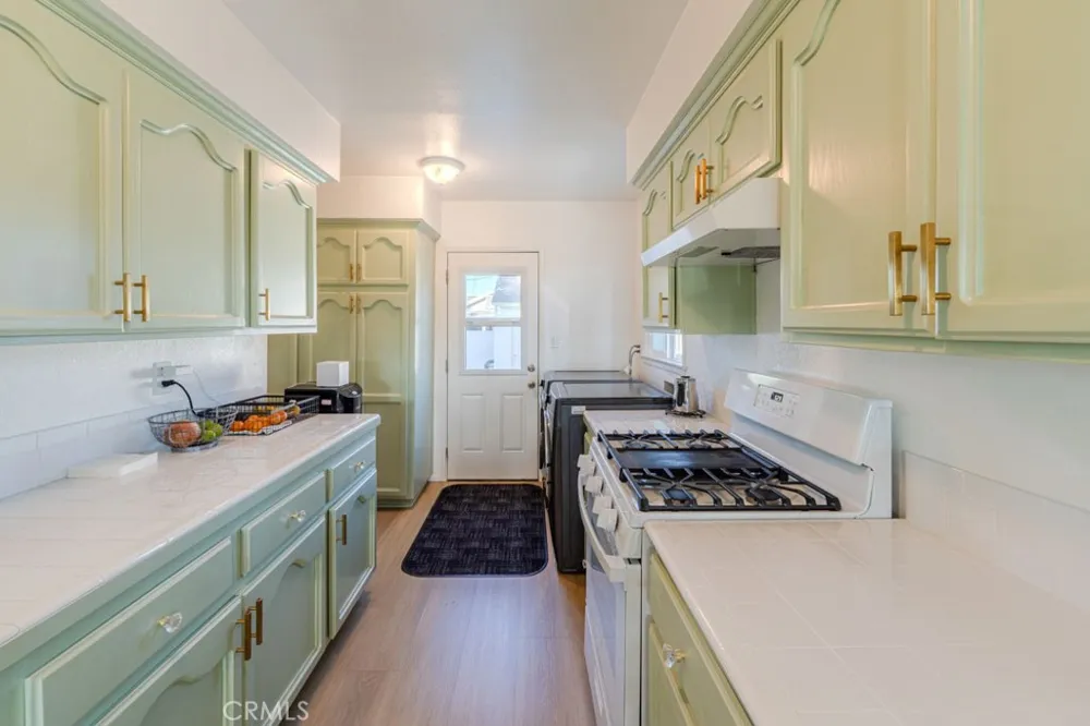 4344 Gondar Lakewood, CA 90713