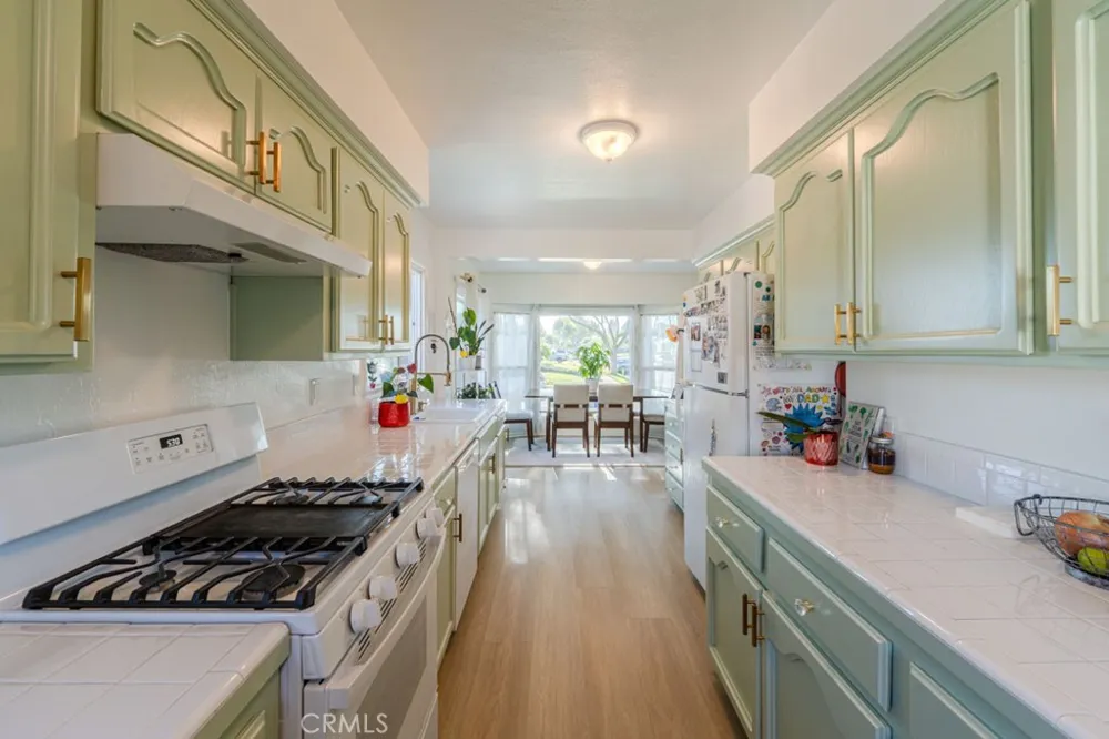4344 Gondar Lakewood, CA 90713