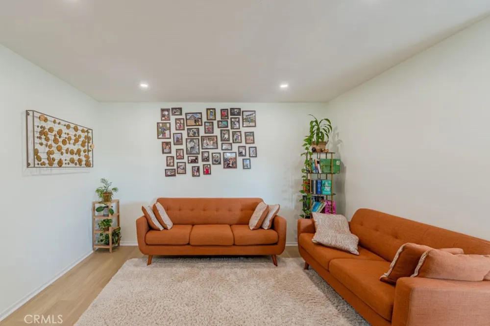 4344 Gondar Lakewood, CA 90713