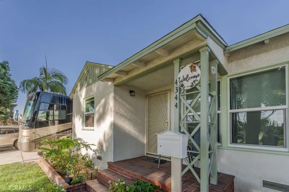 4344 Gondar Lakewood, CA 90713