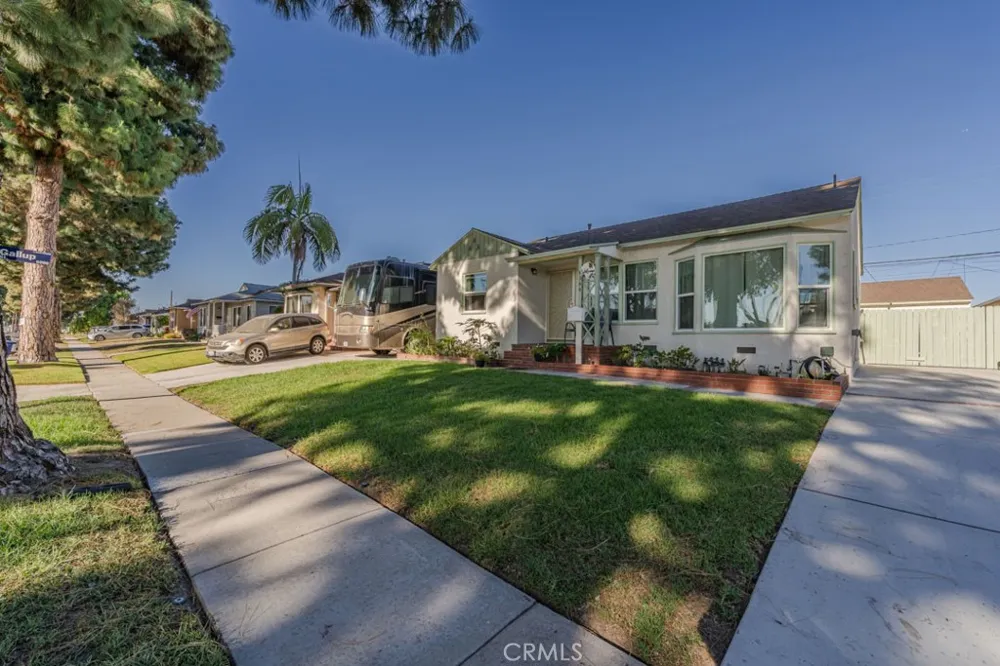 4344 Gondar Lakewood, CA 90713
