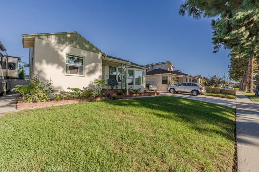 4344 Gondar Lakewood, CA 90713
