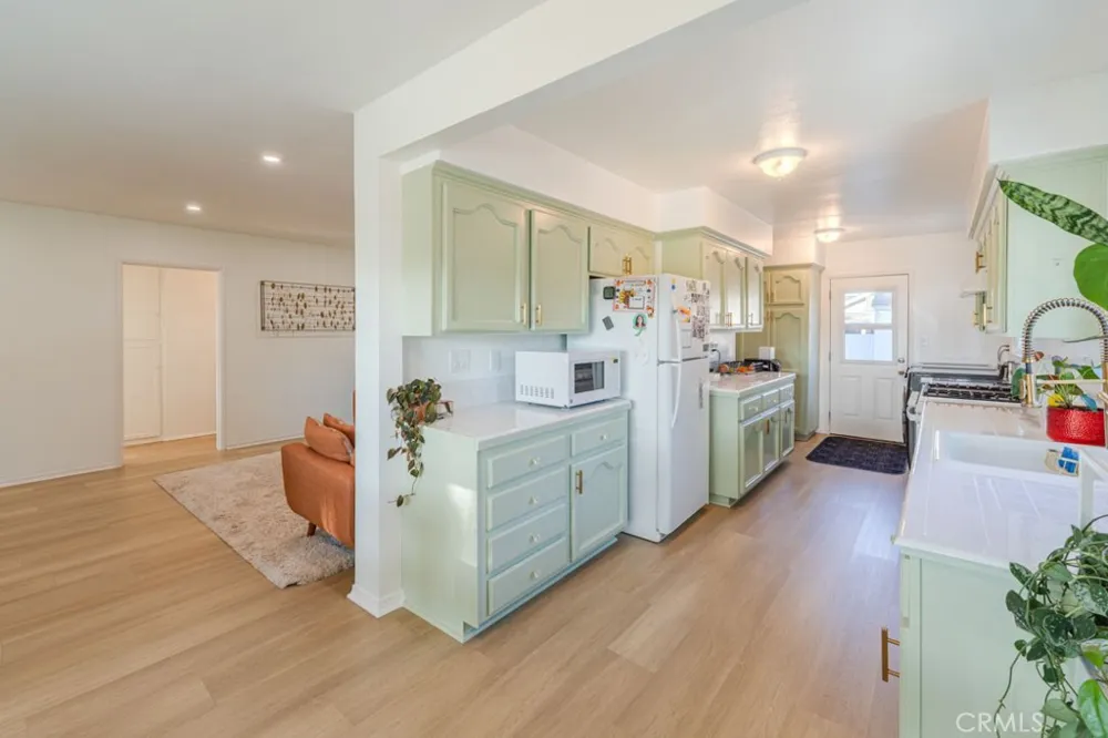 4344 Gondar Lakewood, CA 90713