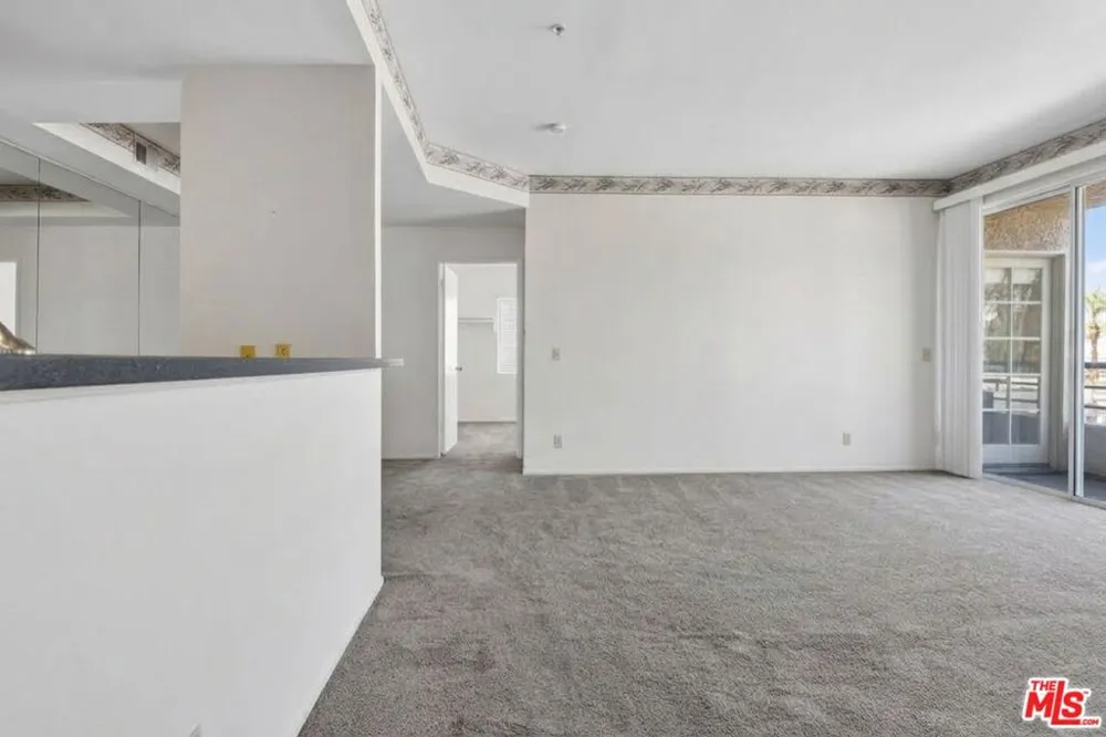 3561 Clarington Avenue #206 Los Angeles, CA 90034
