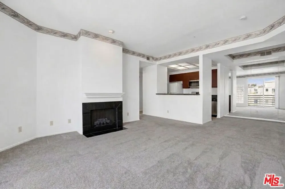 3561 Clarington Avenue #206 Los Angeles, CA 90034