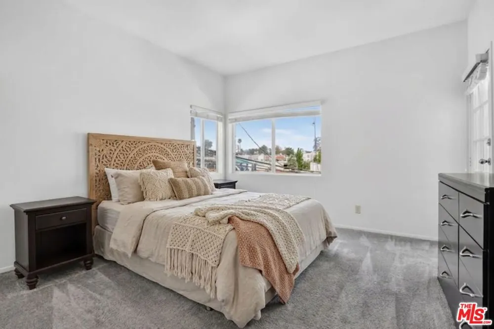 3561 Clarington Avenue #206 Los Angeles, CA 90034