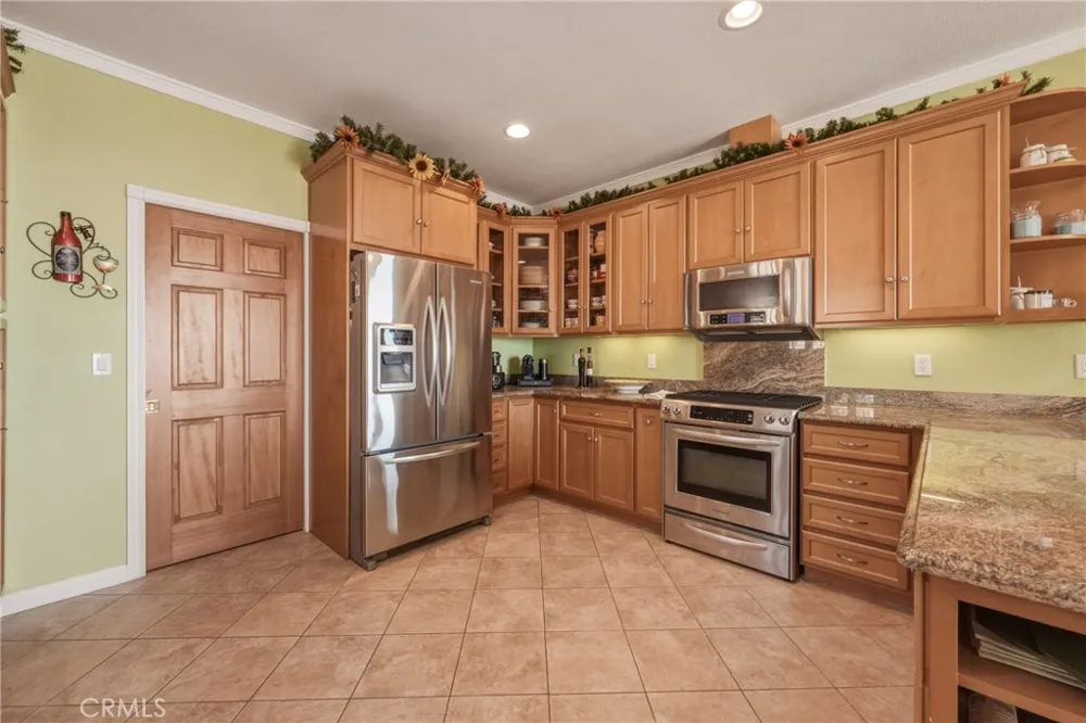 7741 Al Lucerne, CA 95443