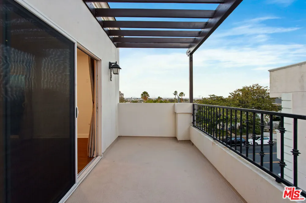 1529 S Beverly Drive #5 Los Angeles, CA 90035