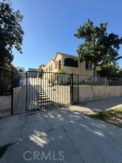 1539 Tremont