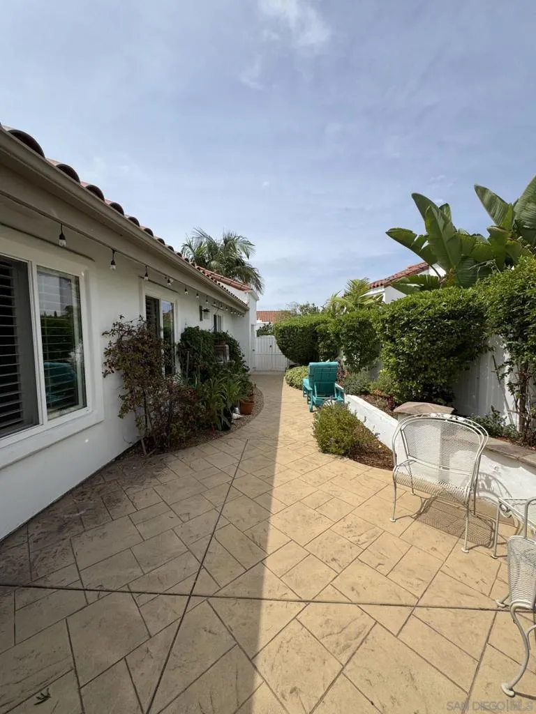 4878 Galicia Way Oceanside, CA 92056