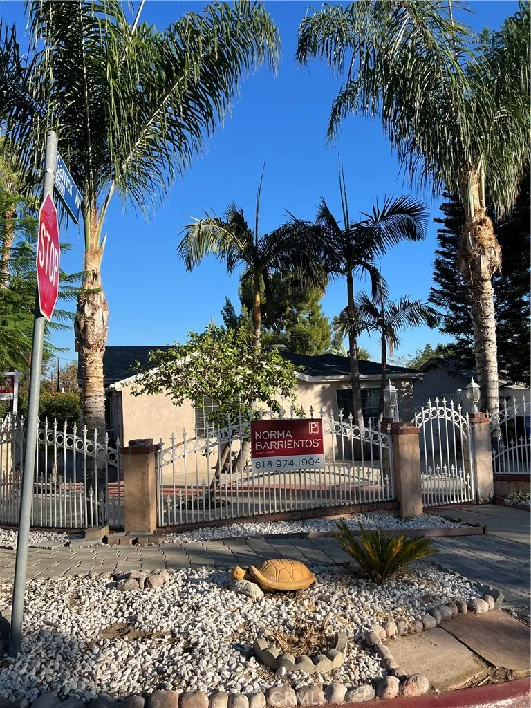 13150 Aztec Sylmar, CA 91342