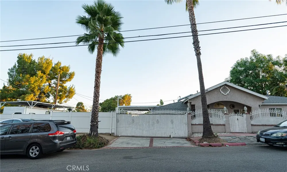 13150 Aztec Sylmar, CA 91342