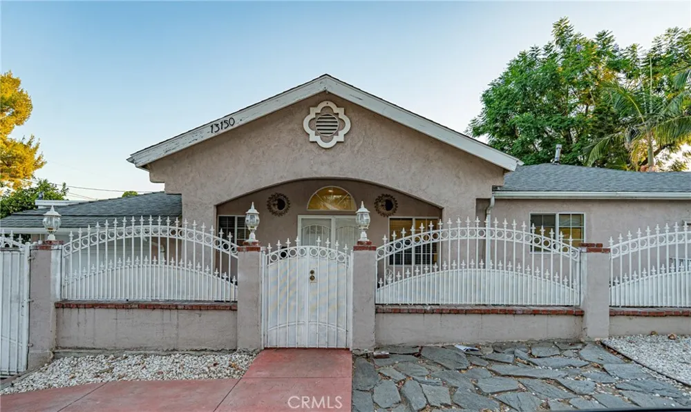 13150 Aztec Sylmar, CA 91342