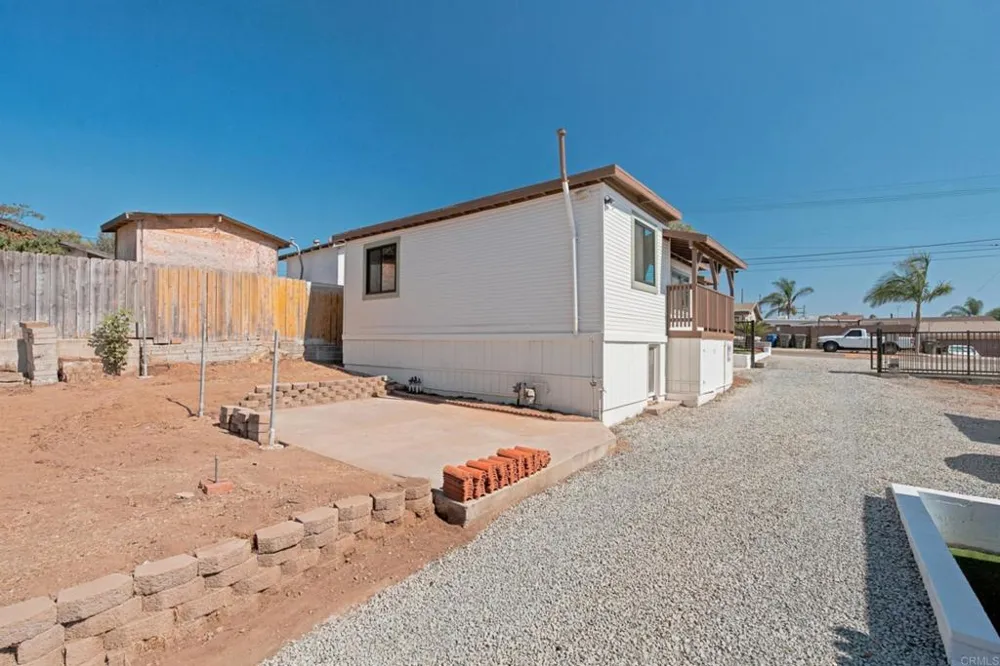 2645 E 18th Street National City, CA 91950