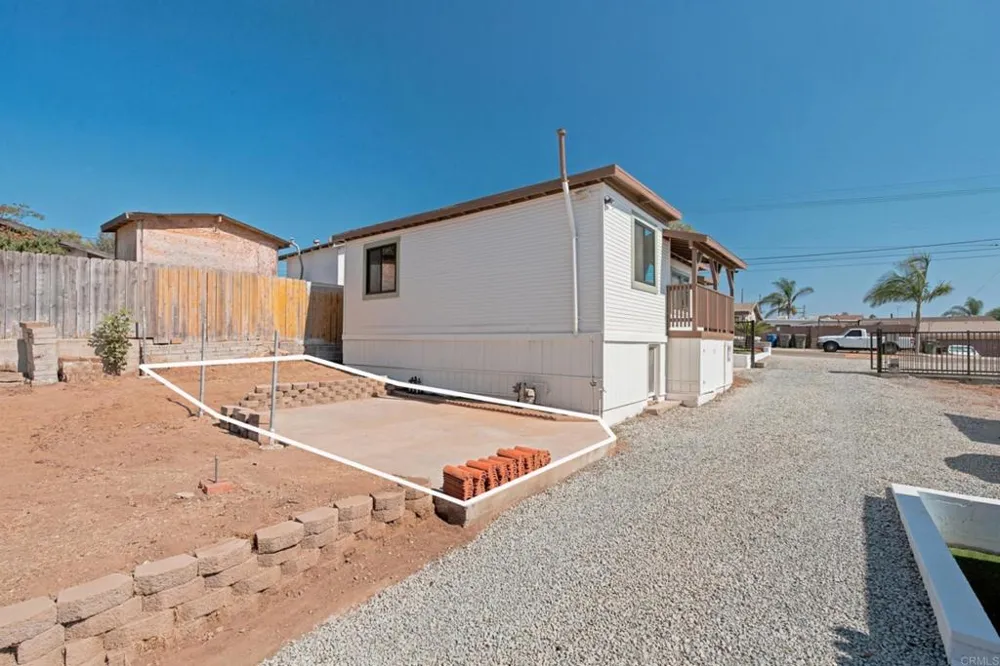 2645 E 18th Street National City, CA 91950