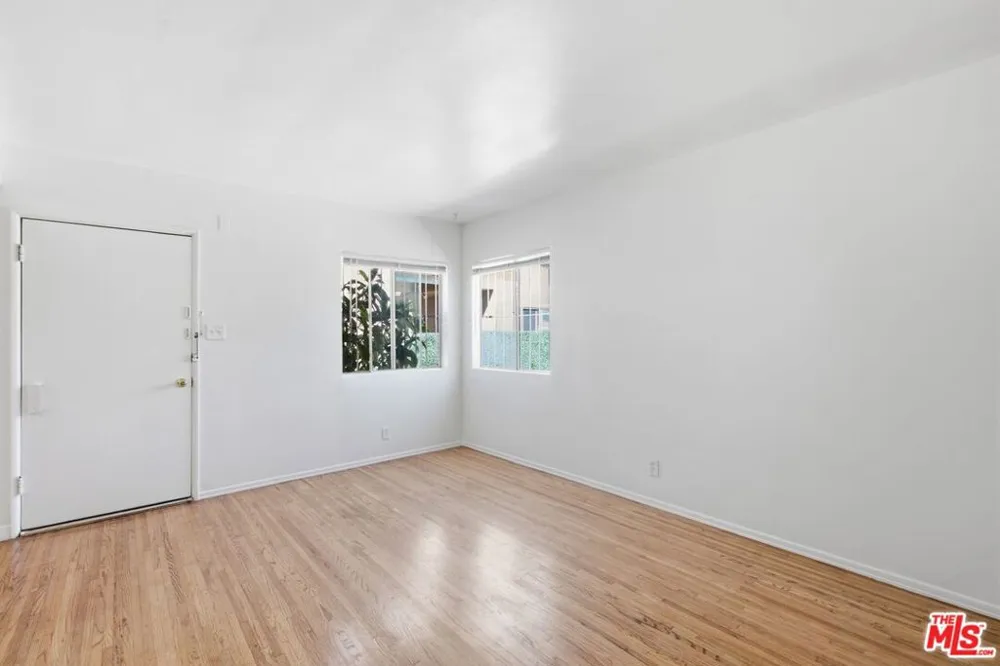 2544 Thurman Avenue Los Angeles, CA 90016