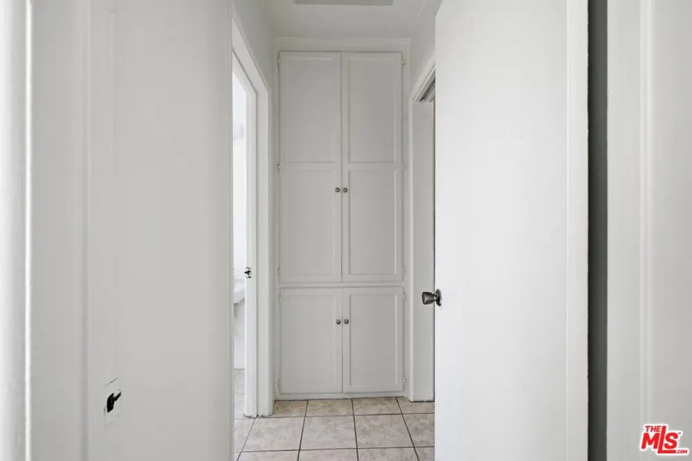 2544 Thurman Avenue Los Angeles, CA 90016