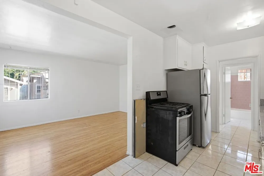 2544 Thurman Avenue Los Angeles, CA 90016