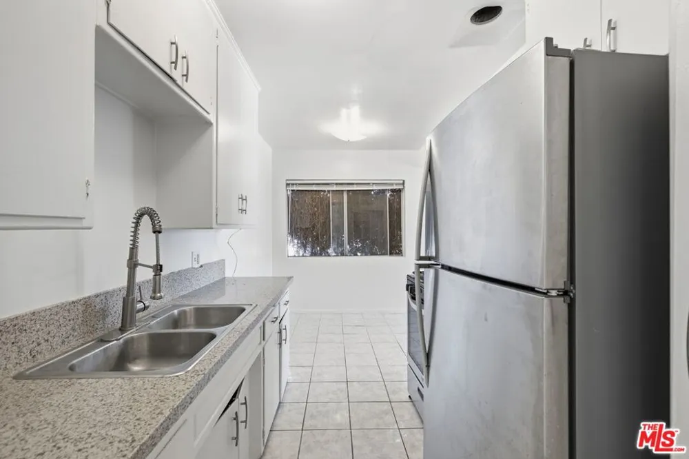 2544 Thurman Avenue Los Angeles, CA 90016