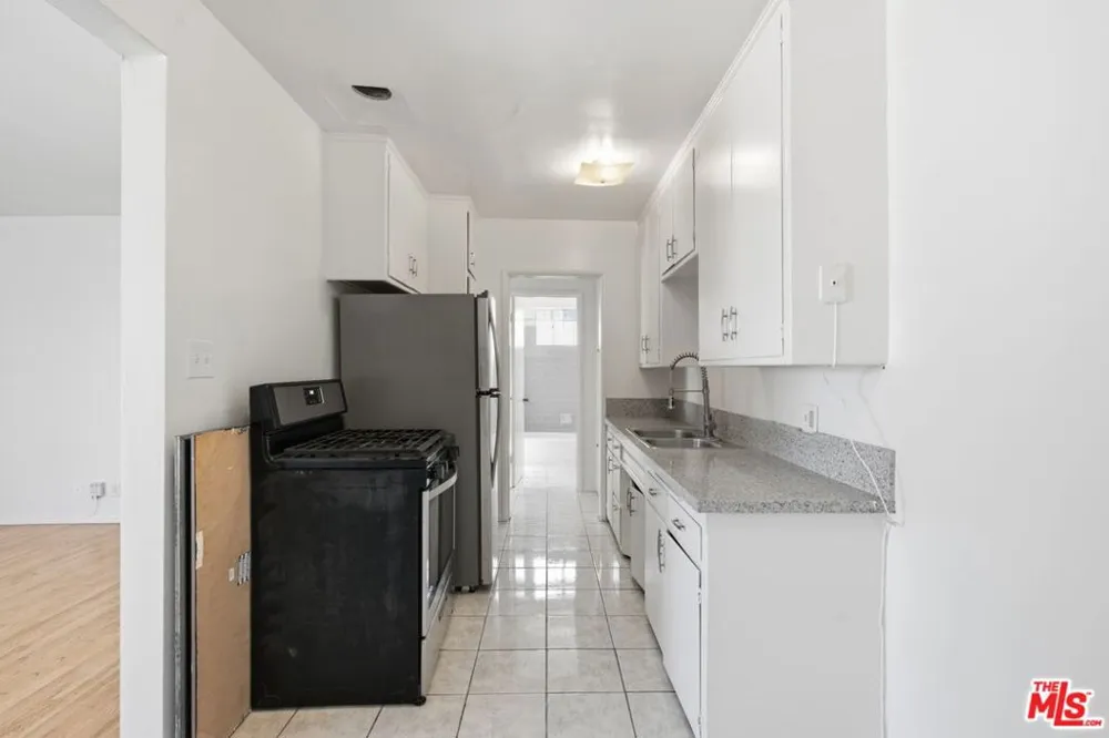2544 Thurman Avenue Los Angeles, CA 90016