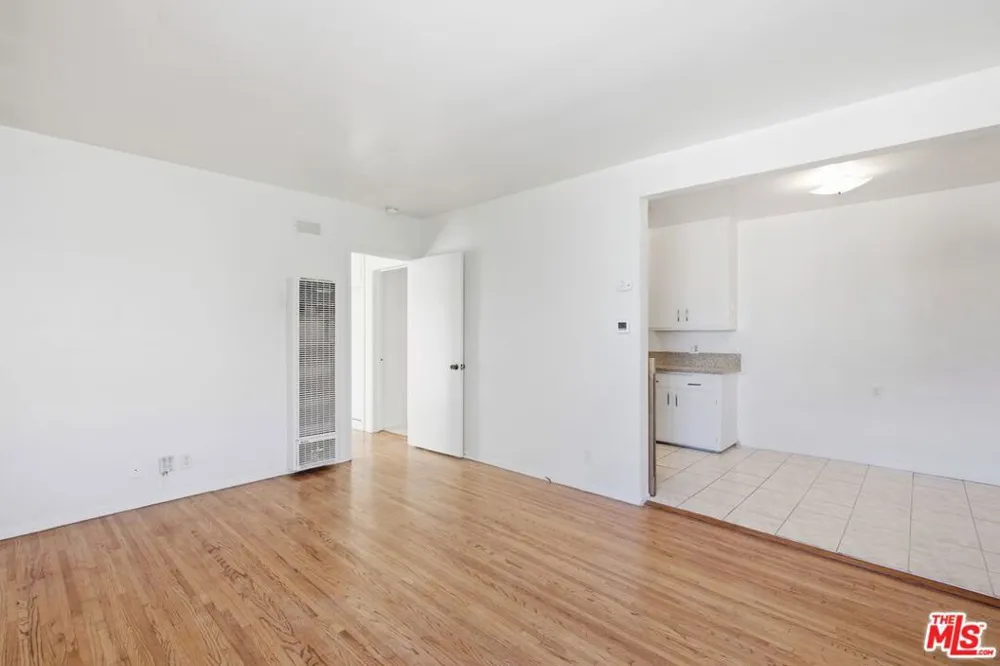 2544 Thurman Avenue Los Angeles, CA 90016