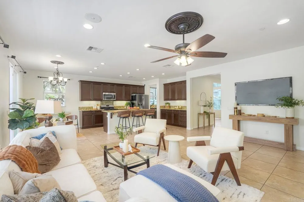 629 Amarra Lane Vista, CA 92083