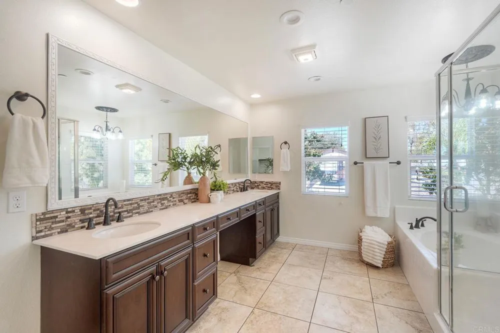629 Amarra Lane Vista, CA 92083