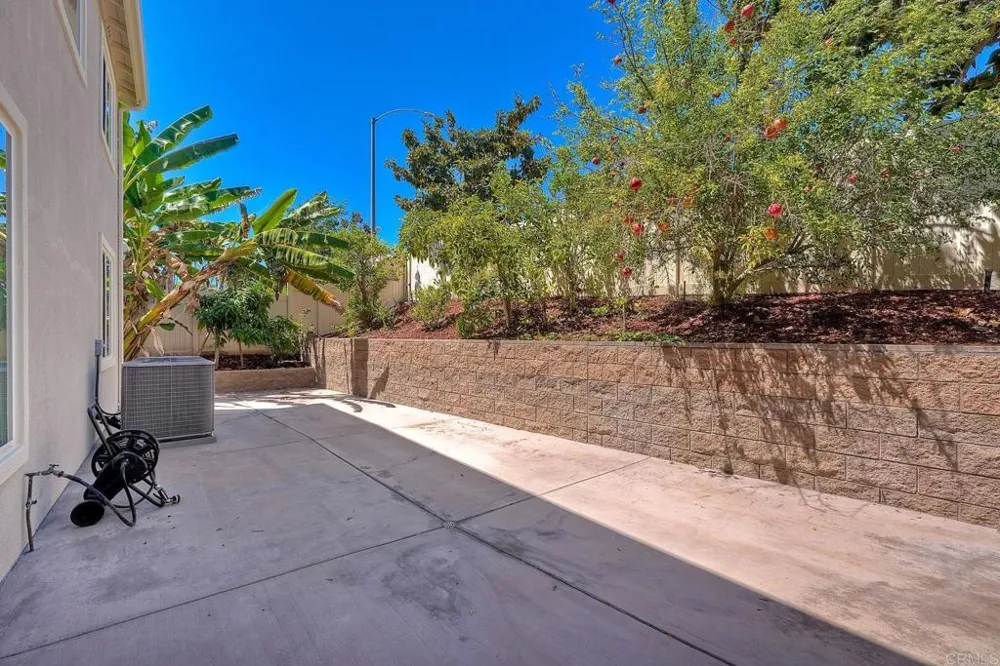 629 Amarra Lane Vista, CA 92083