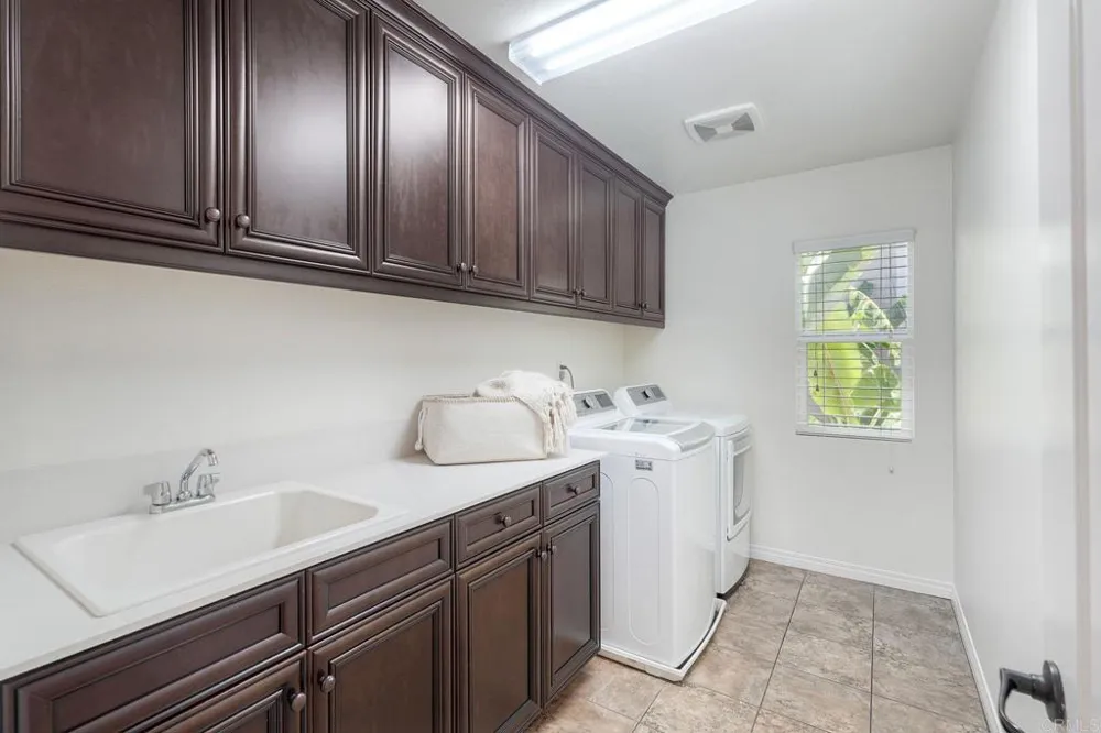 629 Amarra Lane Vista, CA 92083