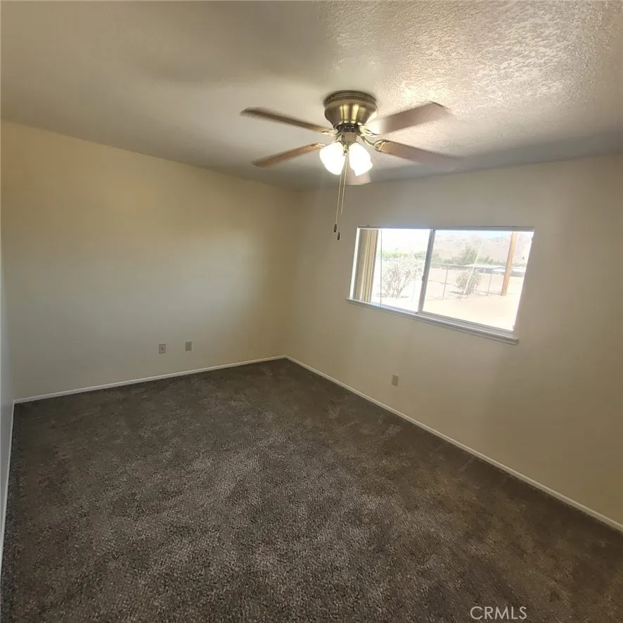 15430 Straight Arrow Apple Valley, CA 92307