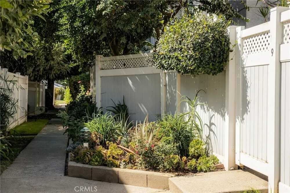 8350 Burnet #9 North Hills, CA 91343
