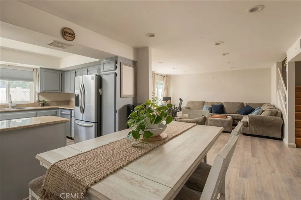 8350 Burnet #9 North Hills, CA 91343