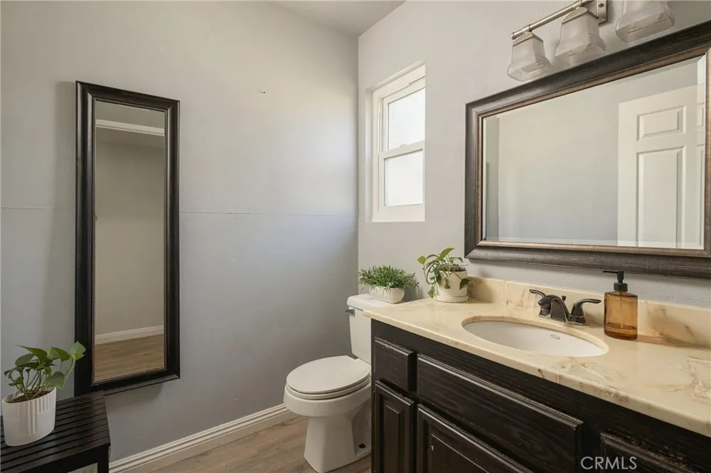 8350 Burnet #9 North Hills, CA 91343